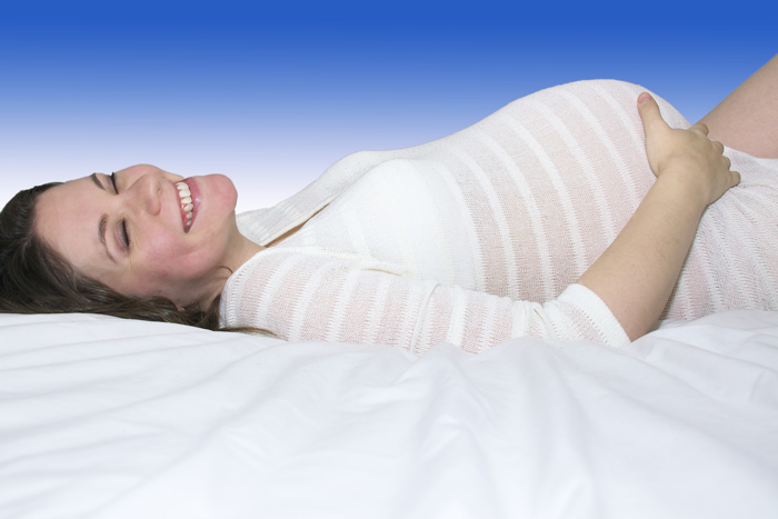 Красивая улыбка: можно ли делать отбеливание во время беременности